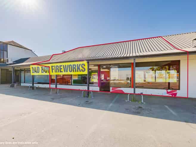 Flexible retail or office space