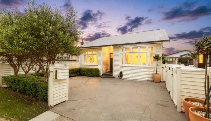 83 Miramar Avenue, Miramar