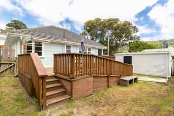 9 Kowhai Street, Tawa