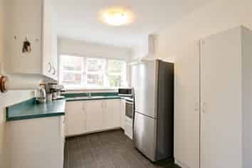 9 Kowhai Street, Tawa