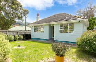 9 Kowhai Street, Tawa