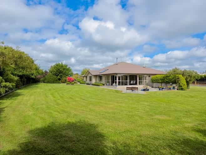 167 Pharazyn Street, Feilding