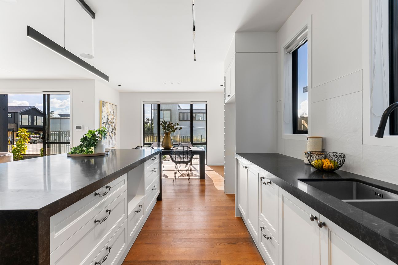 Scott Point's Grand Coastal Home - Ansicht 2