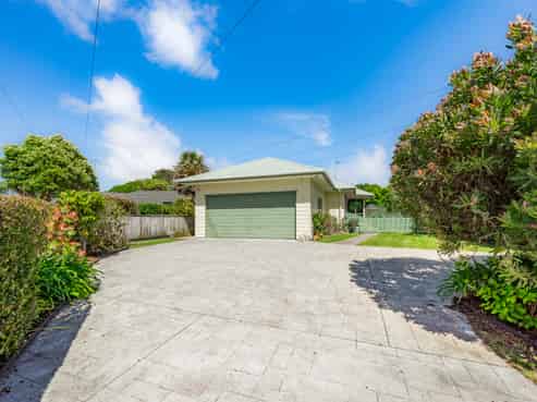 9 Hurworth Grove, Waikanae