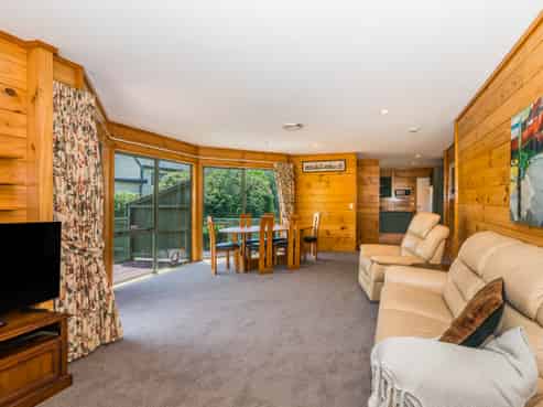 9 Hurworth Grove, Waikanae