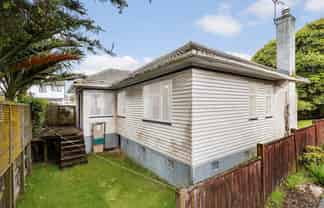 1/8 Hillsborough Road, Hillsborough