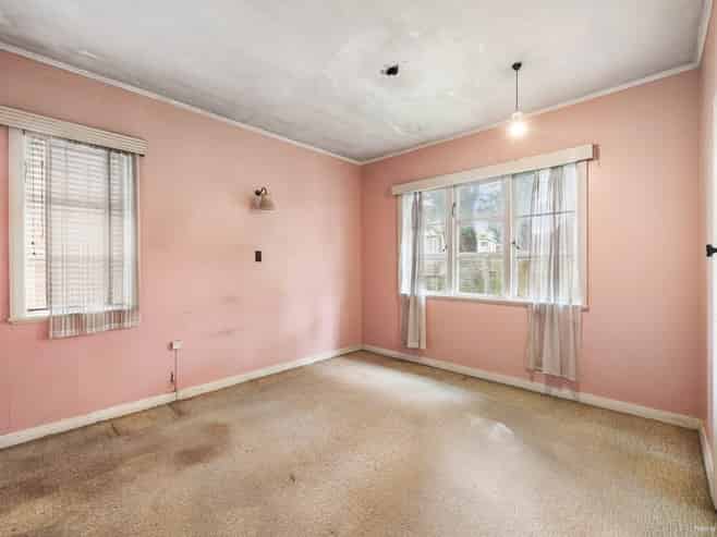 1/8 Hillsborough Road, Hillsborough