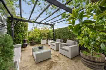 15A Enfield Road, Hospital Hill