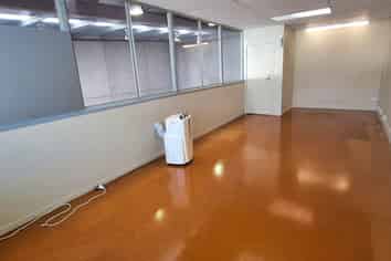 EXCEPTIONAL 373M² INDUSTRIAL UNIT
