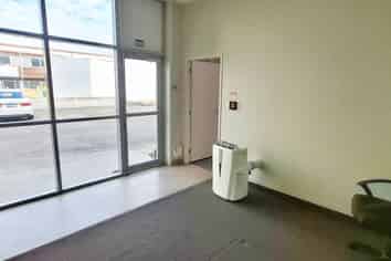 EXCEPTIONAL 373M² INDUSTRIAL UNIT
