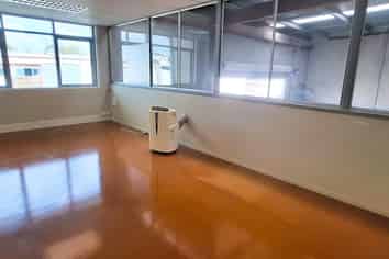 EXCEPTIONAL 373M² INDUSTRIAL UNIT
