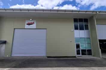 EXCEPTIONAL 373M² INDUSTRIAL UNIT

 
