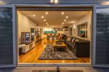 13 Karekare Road, RAUMATI SOUTH