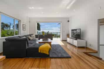 13 Karekare Road, RAUMATI SOUTH