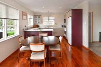 12 Nelson Street, Helensville