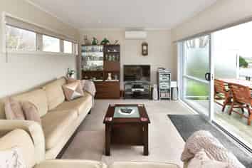 12 Nelson Street, Helensville