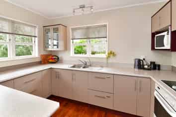 12 Nelson Street, Helensville