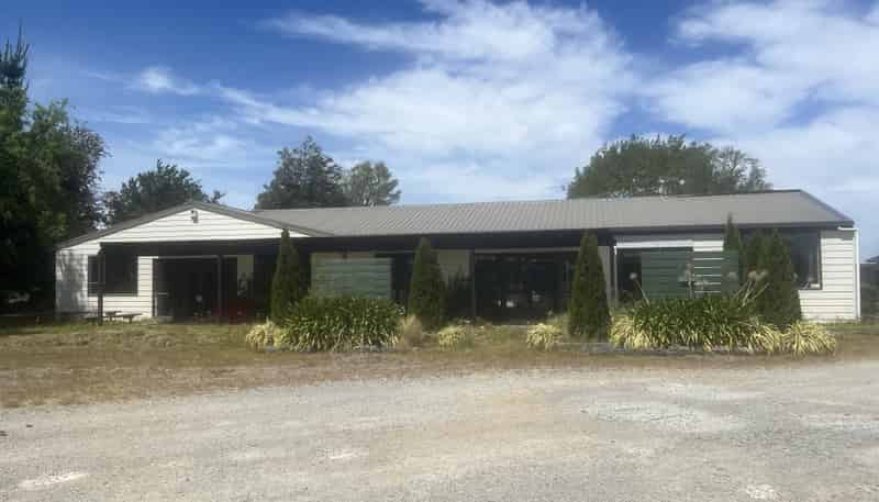 19-23 Peters Street, Hinds