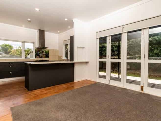 1021 Great North Road, Point Chevalier