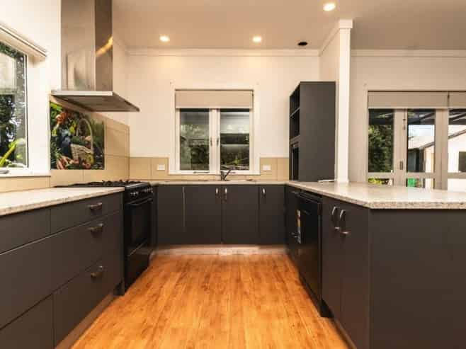 1021 Great North Road, Point Chevalier