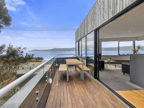 87 Marine Parade, Seatoun