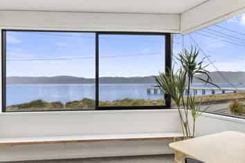 87 Marine Parade, Seatoun