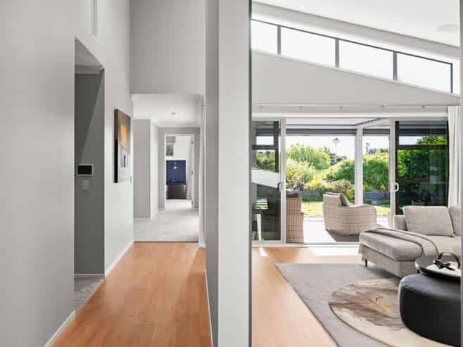 140 Saint James Drive, Huntington