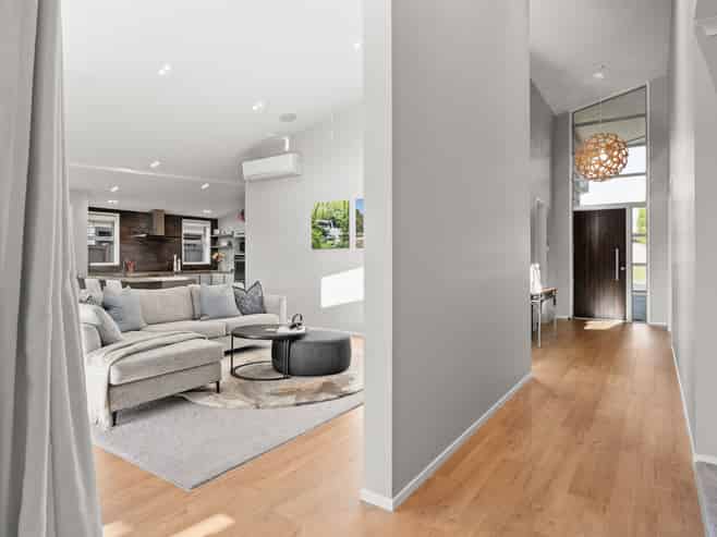 140 Saint James Drive, Huntington