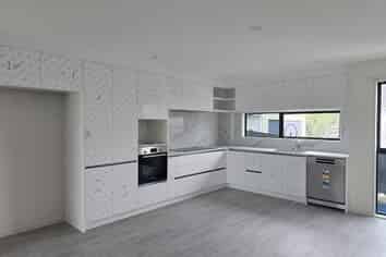 B,C,D/1 Scout Ave, Three Kings