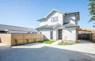 962C Tremaine Avenue, Roslyn