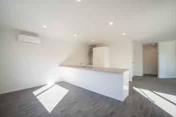 962C Tremaine Avenue, Roslyn