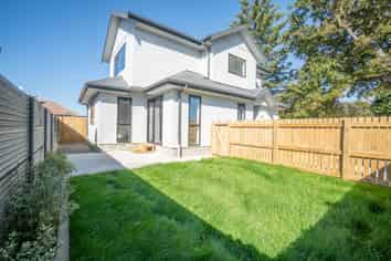 962C Tremaine Avenue, Roslyn