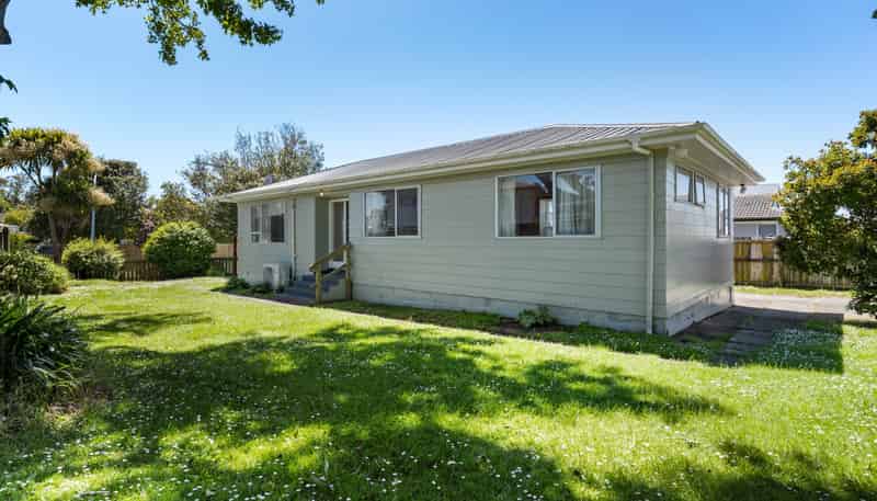 27 Becker Drive, Weymouth