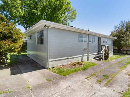 27 Becker Drive, Weymouth