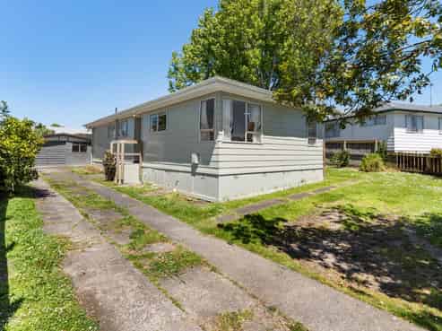 27 Becker Drive, Weymouth