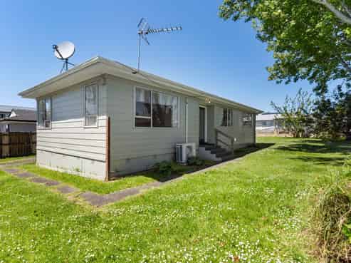 27 Becker Drive, Weymouth