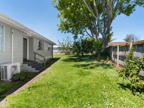 27 Becker Drive, Weymouth