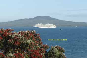 49 Beach Road, Castor Bay