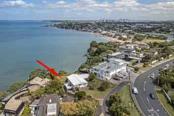 49 Beach Road, Castor Bay