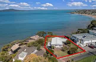 49 Beach Road, Castor Bay