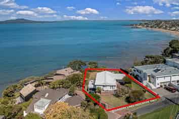 49 Beach Road, Castor Bay