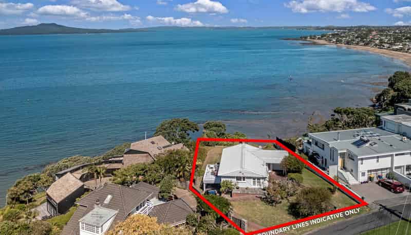 49 Beach Road, Castor Bay