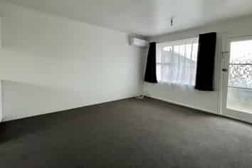 1/7 Cameron road, Hamilton East