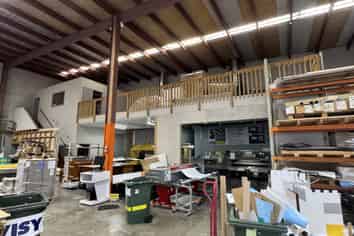 Lambie Drive warehouse and office facility