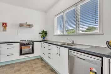 911 Rangiora Street, Mahora