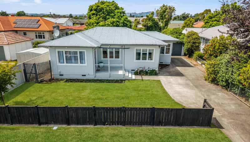 911 Rangiora Street, Mahora