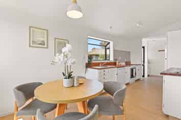 12 Matthew Place, Kawaha Point