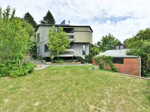 17 Aotea Terrace, Huntsbury