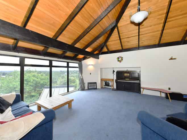 17 Aotea Terrace, Huntsbury