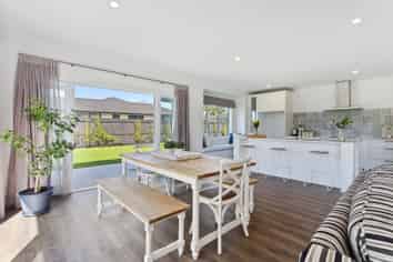 9 Day Road, Patumahoe